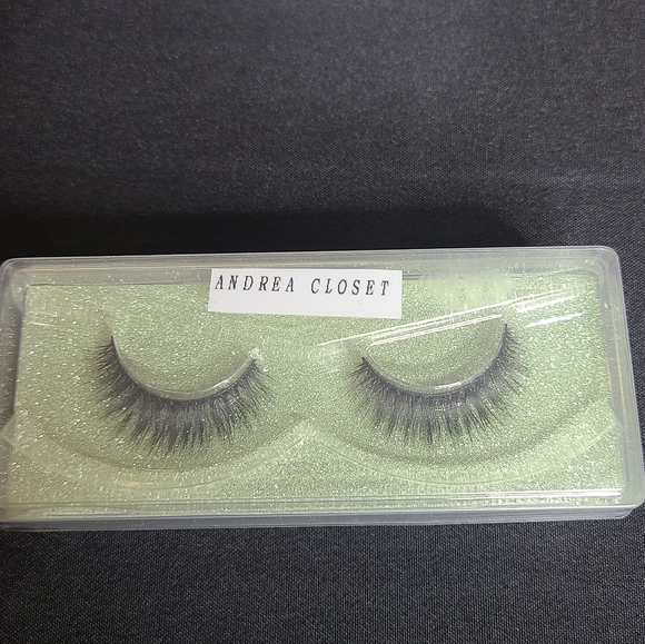 Lash strips - Picture 3 of 8